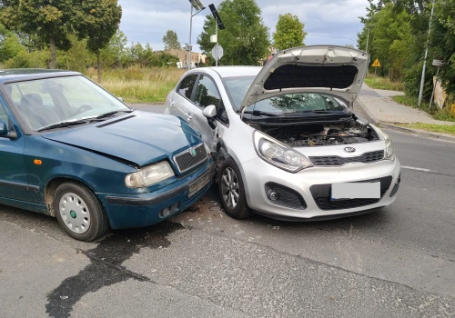 Zderzenie pojazdów w Pólku, jedna osoba poszkodowana