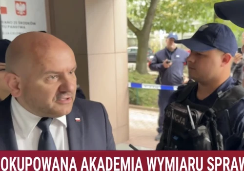 Sfrustrowany Gosek starł się z policją. Szokujące słowa posła PiS! „Ile jeszcze musi umrzeć?”