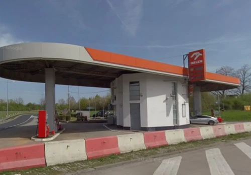 Być może to najstarsza czynna stacja paliw w Polsce. Kierowcy bardzo jej nie lubią