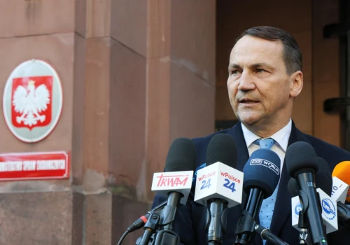 Sikorski z niezapowiedzianą wizytą w Kijowie. Wraca do Polski przekazać informacje członkom rządu