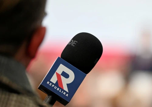 Sąd wydał wyrok ws. reportera TV Republiki. Chodzi o kontrowersyjne pytanie na konferencji Tuska