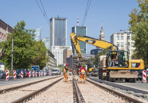 Koniec remontu torowiska. Od poniedziałku tramwaje wracają w Aleję Niepodległości