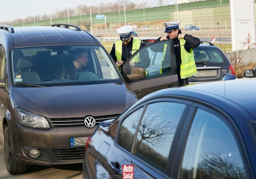 Wystarczy za wcześnie puścić hamulec i mandat gotowy. Przy znaku STOP nie ma wyjątków
