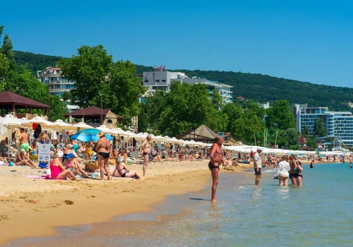 W Polsce jesień, a tu w październiku nadal można plażować. Jeden kierunek bije ceną nawet Turcję