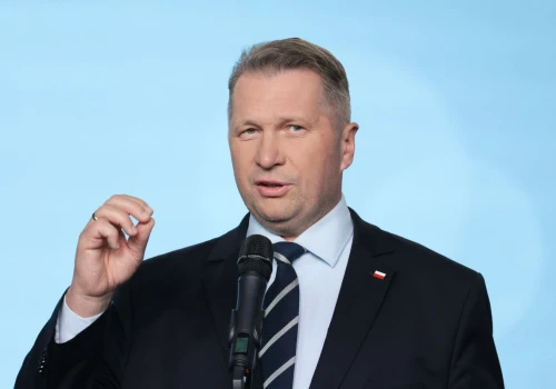 „Nie jest powiedziane, że nas wyrzucą”. A jednak wyrzucili i to szybko. Czterech radnych PiS usunięto. Na dokumencie podpisał się Czarnek