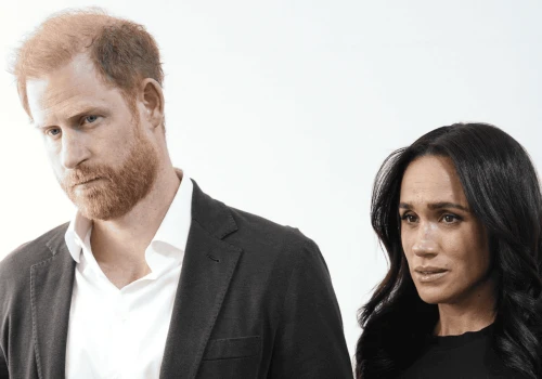 Ujawnili ukrywaną prawdę o powrocie Harry'ego i Meghan do Anglii. Pakowali się w pośpiechu
