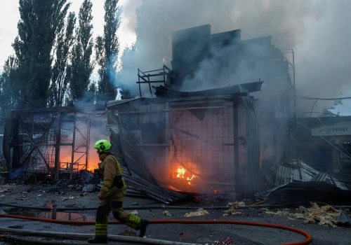 Rosja trafiła w polski zakład w Ukrainie, Sikorski apeluje do prezydenta, Wenecja -faworyt bez Złotych Lwów