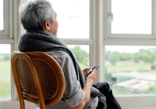 Mężczyźni 60+ coraz częściej trafiają do psychoterapeuty. Nikt ich nie pytał o jedną rzecz
