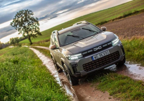 Dacia daje 23% rabatu na hybrydy w Polsce. Bigster ma niższą ratę niż Duster