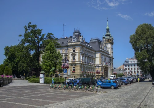 Miasto szuka parkingu dla usuniętych pojazdów. Potrzebny strzeżony plac w Bielsku-Białej