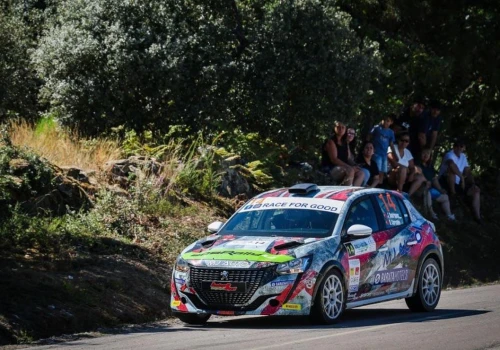 50 sekund przewagi i nowy lider. Peugeot 208 Rally4 triumfuje w rajdzie Chaves-Verín