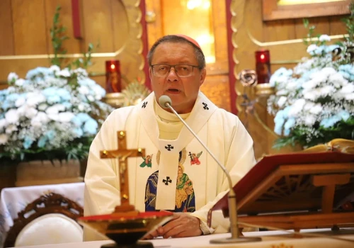 Kard. Grzegorz Ryś: zapatrzmy się w Maryję, zasłuchaną w Słowo
