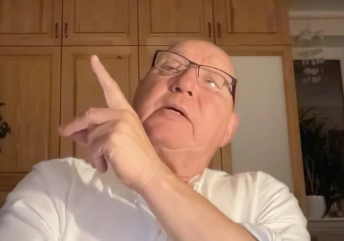 TA wizja powinna zainteresować Nawrockiego. Jackowski zobaczył… nowego prezydenta! „Człowiek w okularach”