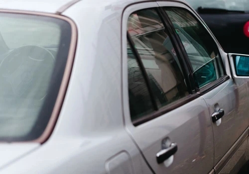 Niepozorny gadżet i nowoczesne auto. Ten duet niepokoi kierowców