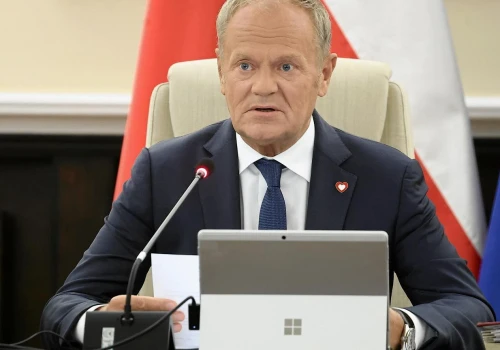 Tusk zwołał pilną odprawę ministrów. Chodzi o ataki przy polskiej granicy