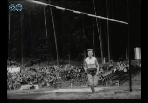 Zawody lekkoatletyczne z 1962 roku. Niezwykłe nagranie ze stadionu leśnego w Olsztynie