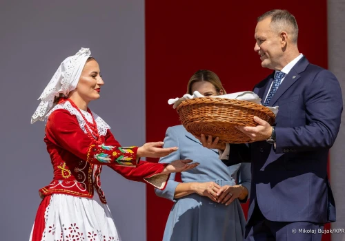Serce Polski bije na wsi. Prezydent Nawrocki przemawiał na Dożynkach Prezydenckich na Podkarpaciu