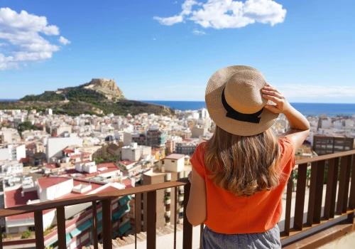 Ucieknij do słonecznej Hiszpanii ☀️🇪🇸 Wycieczka do Alicane za 819 PLN ✈️🌊
