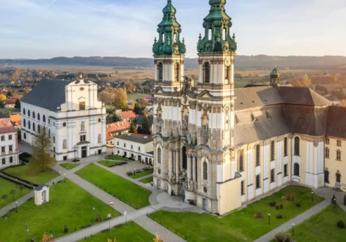 Parafianie bronią proboszcza. Zgłosił nieprawidłowości, nagle został odwołany