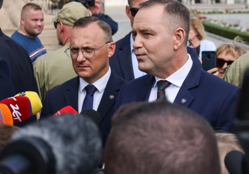 Ataki w pobliżu granicy Polski. Rzecznik Nawrockiego zabrał głos