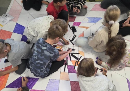„Dziewczyna z perłą” z klocków LEGO – niezwykłe laboratorium sztuki w szkole