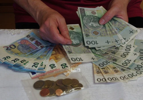 Nawyki oszczędzania Polaków. Ten błąd sporo kosztuje