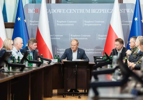 Tusk ostrzega przed eskalacją. „Nie możemy wykluczyć, że obejmie również nasze terytorium”