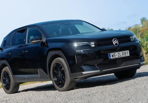 Test: Citroën C5 Aircross 1.2 Hybrid Max to kolejny poprawny SUV Stellantisa. Ma zalety poprzednika i awansował o klasę