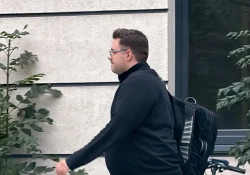 Kacprzyk znów przyjmuje w Warszawie? Cieszyński zapowiada kontrolę poselską