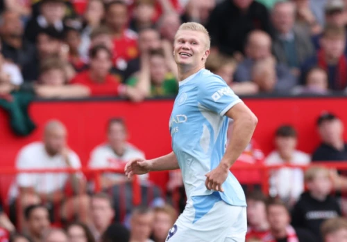 Manchester City grał w dziesiątkę, ale i tak uciszył Old Trafford. Haaland bohaterem
