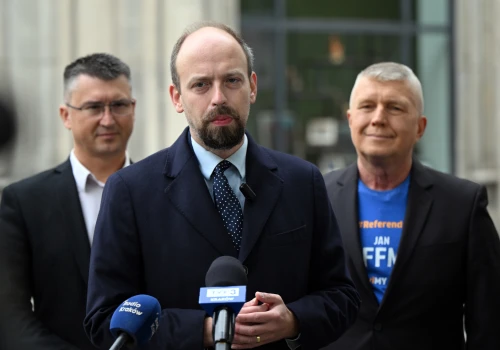 Wrzutka w przepisach o dzielnicach. Hoffman: „Jedną patologię zastąpiono drugą”