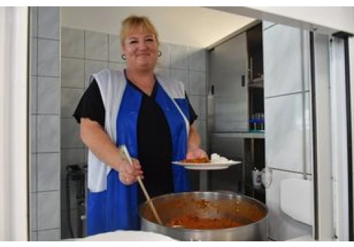 Starogard Gdański: Dieta planetarna w szkołach. Co naprawdę trafia na talerze dzieci? Sprawdziliśmy szkolne stołówki
