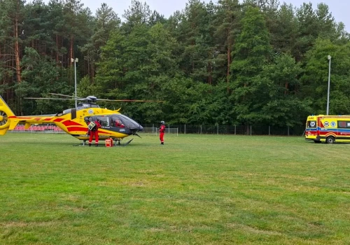 Spadł z maszyny podczas pracy. Konieczna była interwencja śmigłowca