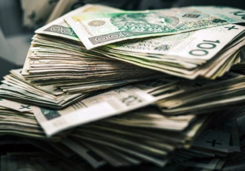 ZUS wypłaca mu co miesiąc prawie 55 tys. zł emerytury. Naprawdę na to zasłużył