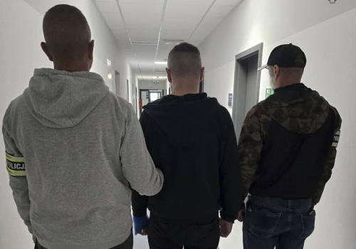 Brutalny rozbój w Parku Mickiewicza. Bili, kopali i zabrali mu nawet spodnie