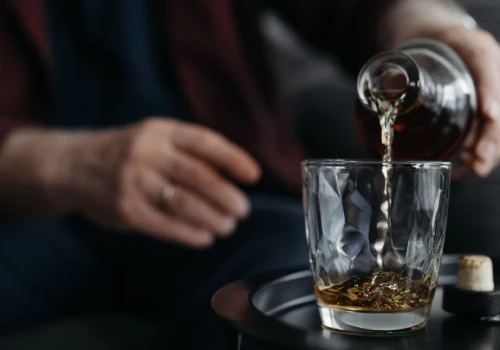 Zgony na nowotwory związane z alkoholem podwoiły się w ciągu 33 lat. Najbardziej zagrożeni są starsi mężczyźni