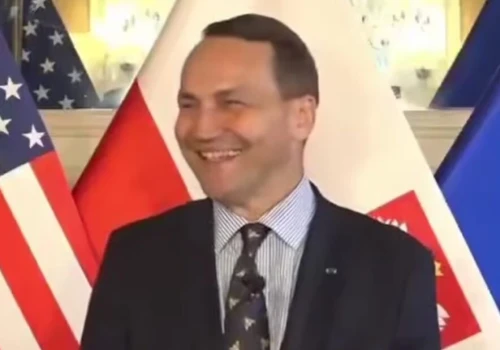 Sikorski bawi się w wojnę!