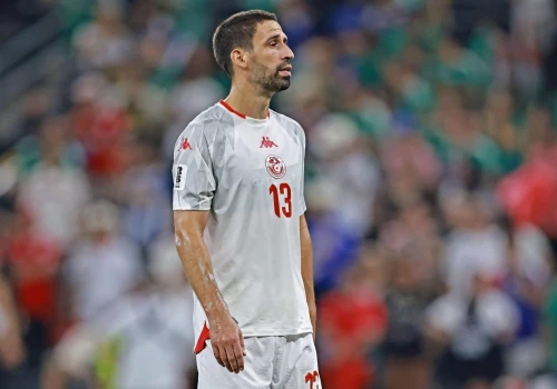 Khedira oszukał 12 milionów Tunezyjczyków. Szybka ewakuacja
