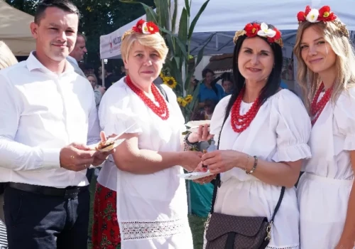 Zapach chleba, kurpiowskie wieńce i 500 lat historii. Łomża podziękowała za plony