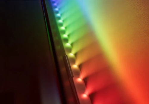 Nie masz Ambilight? Philips pokazał tani sposób na efekt znany z jego telewizorów