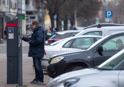 Za mało miejsc parkingowych w Gdańsku. Tak radna chce to zmienić