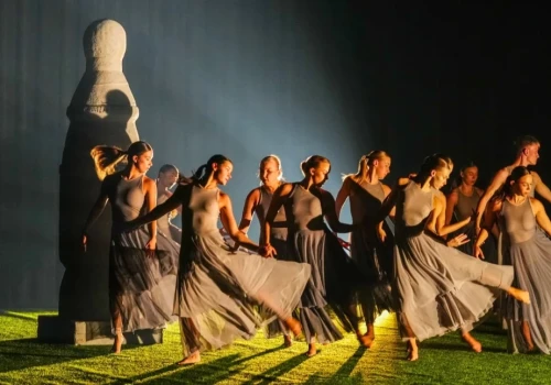 „Tu. Między Kruszwicą a Kaliszem”. Koniński Teatr Tańca opowiedział historię miasta ruchem