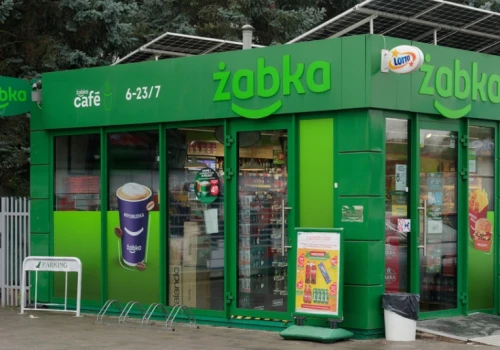 Żabka przygotowała specjalną ofertę dla seniorów. Zniżki do 52 proc.