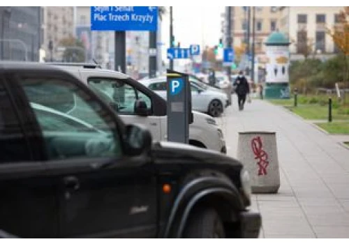 Warszawa rozszerza strefę płatnego parkowania. Czas na Saską Kępę i Odolany