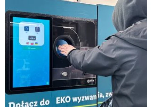 Lidl wprowadza zmianę dotyczącą zwrotu butelek i puszek. Klienci Biedronki mają czego zazdrościć