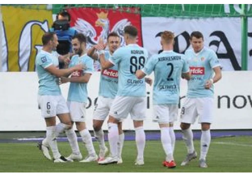 Radomiak Radom – Piast Gliwice w 8. kolejce PKO BP Ekstraklasy. Debiut trenera Rafała Grzyba. Śledź relację na bieżąco