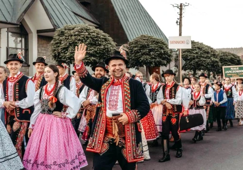 Tradycja żyje pod Nowym Sączem! Przed nami barwny korowód Dziecięcych Zespołów Regionalnych
