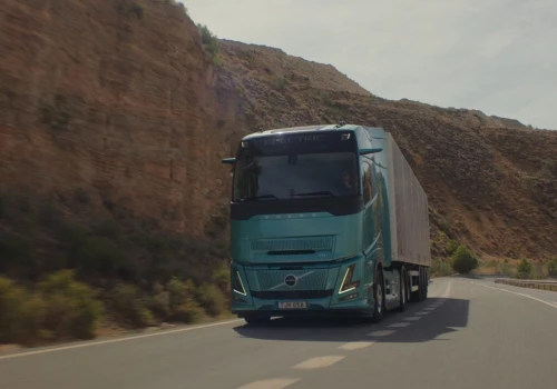 Volvo Trucks: To my mamy największy zasięg! Volvo FH Aero Electric z baterią 780 kWh to do 700 km zasięgu na ładowaniu