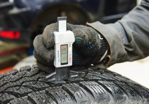 Tyle bieżnika muszą mieć opony wielosezonowe, by auto nie wpadło w poślizg
