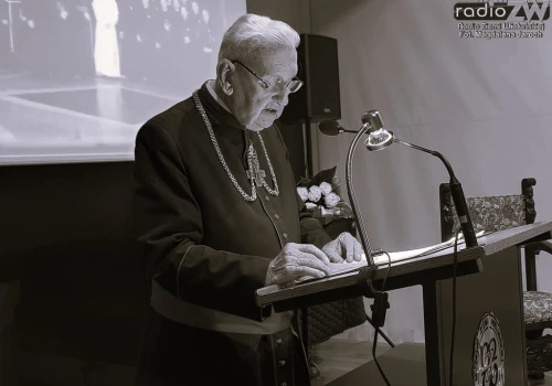 Wieluńska kolegiata poinformowała o śmierci księdza prałata Mariana Stochniałka